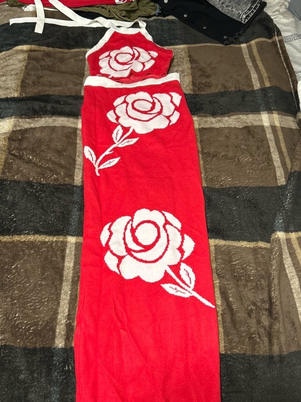 CHANEL Red and White Rose Knit Chemise
